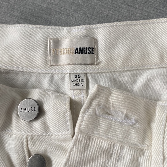 white distressed jean shorts - Picture 3 of 3